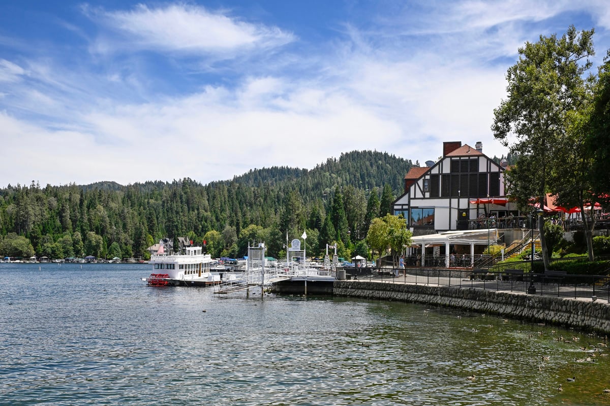 Short drive to Lake Arrowhead mountain resorts