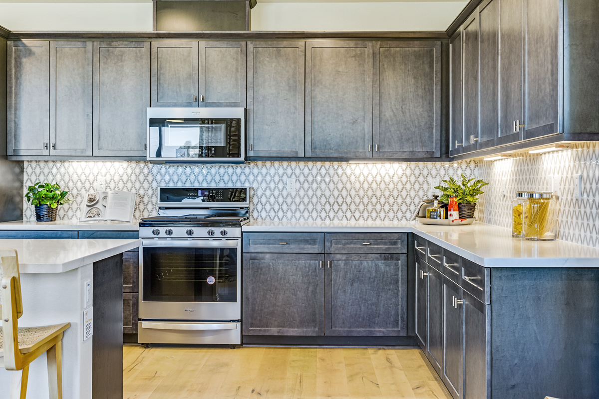 Upgraded maple cabinets throughout