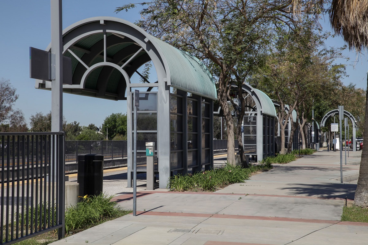 Minutes to local Metrolink station