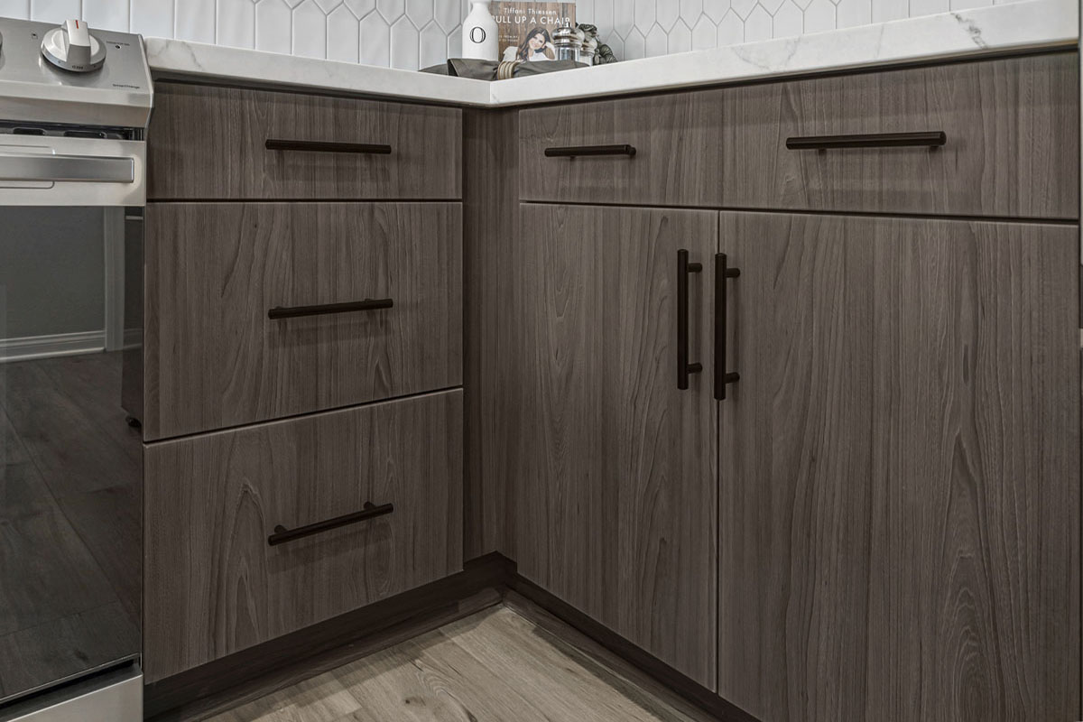 Upgraded cabinets with upgraded pulls