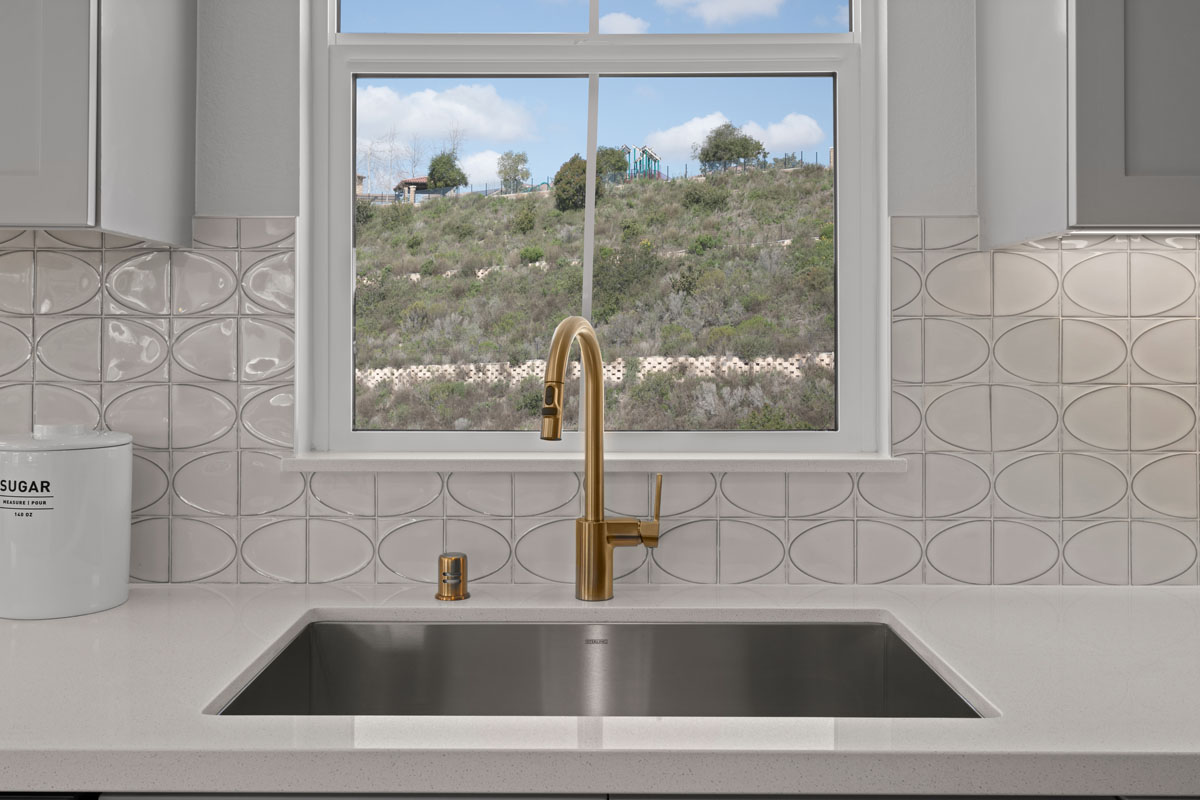 Optional stainless steel single-basin kitchen sink