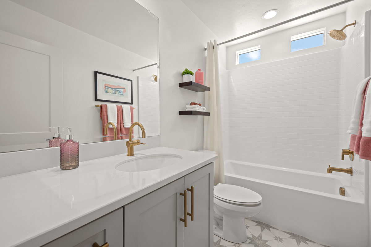 Tub/shower combination at bath 2