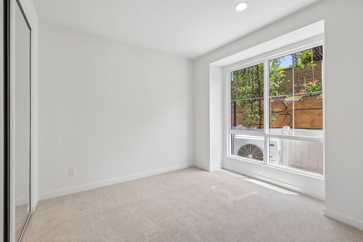 Secondary bedroom