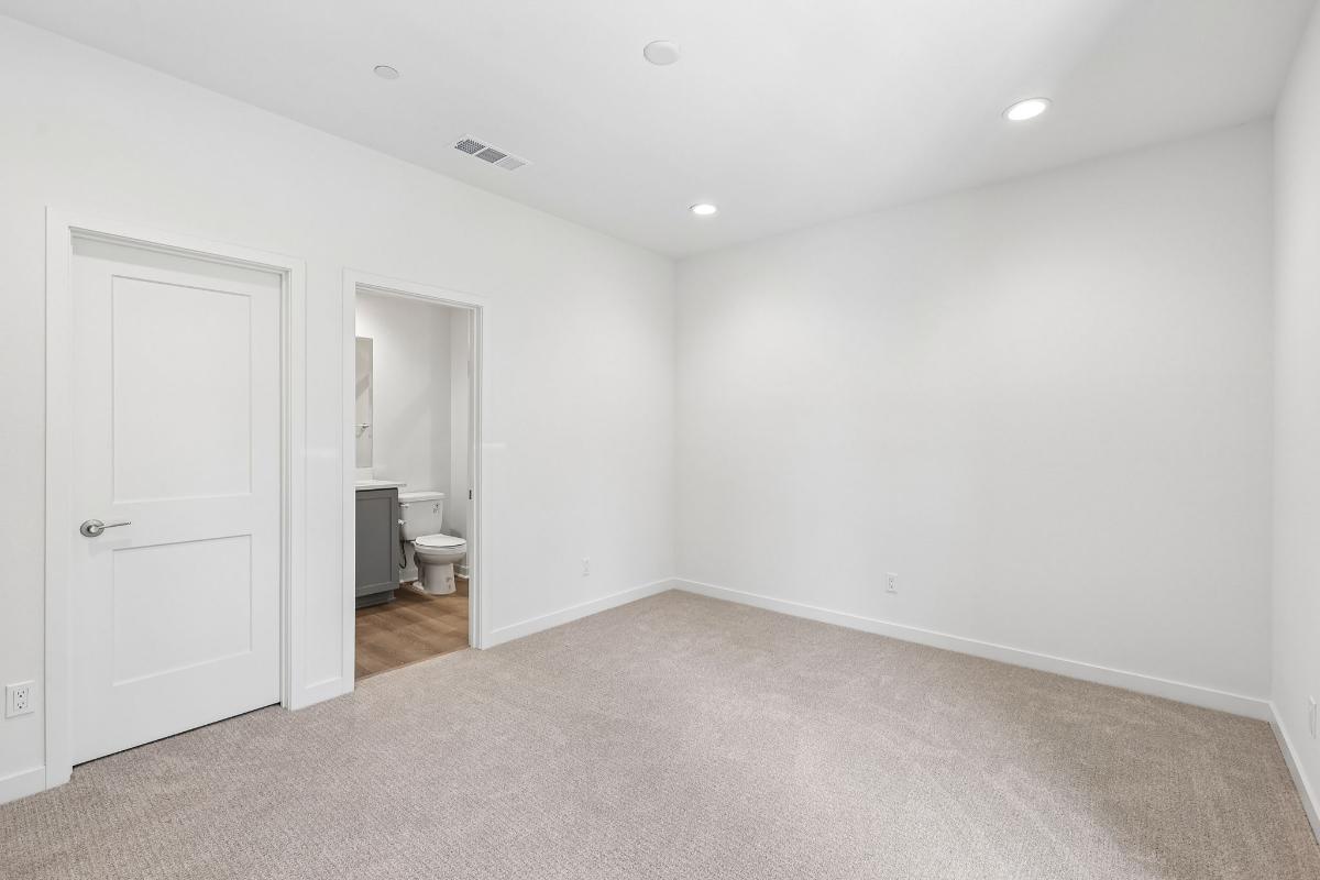 Secondary bedroom