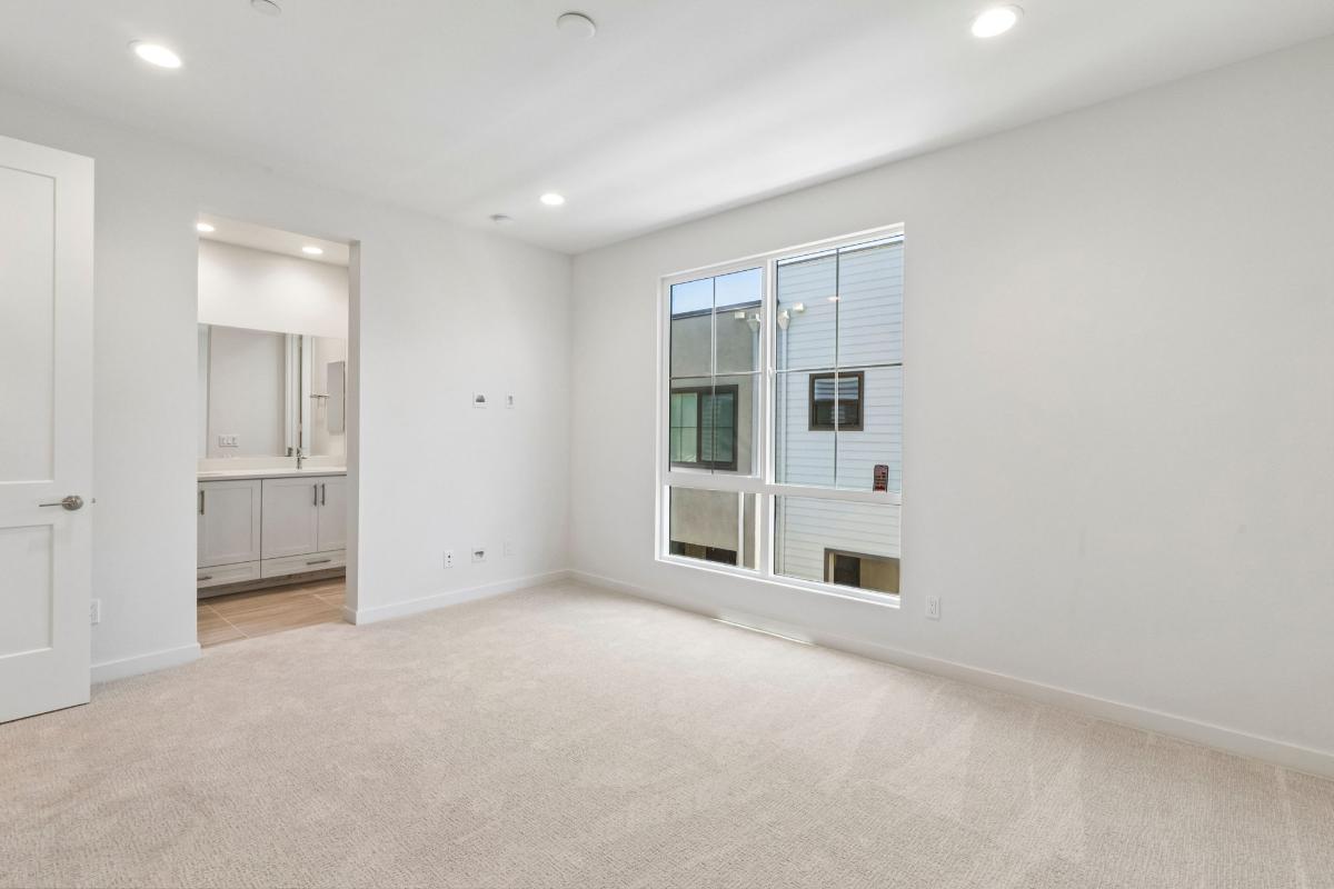 Secondary bedroom