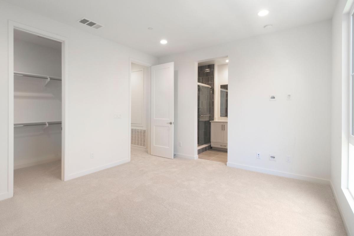Secondary bedroom