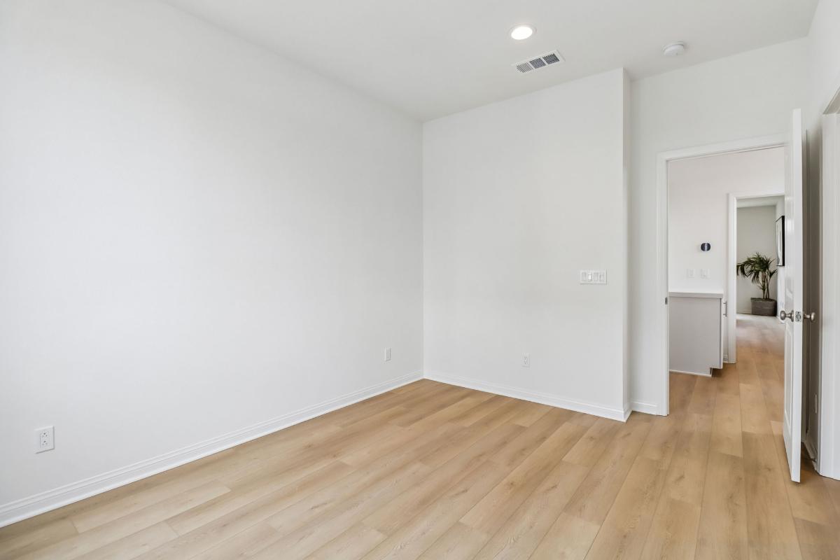 Secondary bedroom