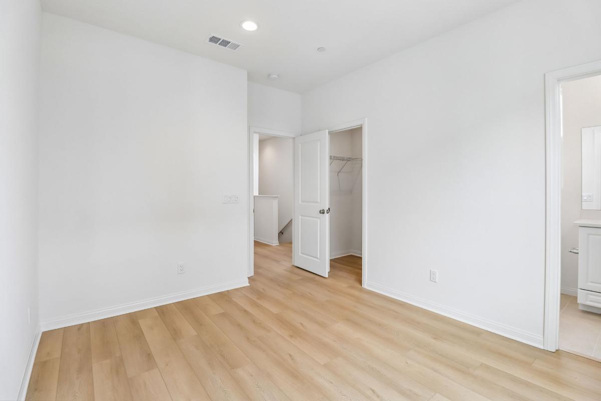 Secondary bedroom