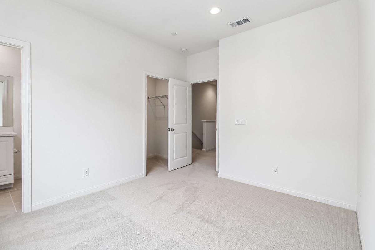 Secondary bedroom