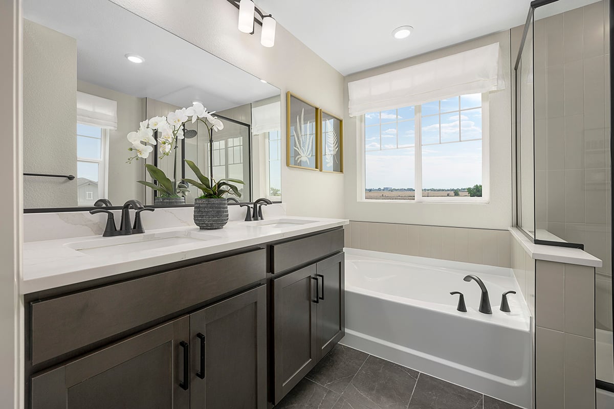 Dual-sink vanity at primary bath