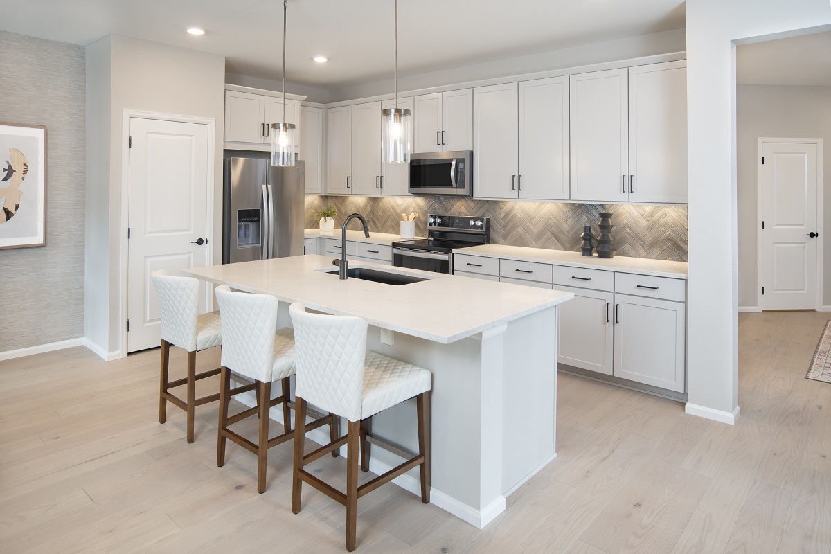 New Homes in Castle Rock, CO - Azure Villas at The Meadows Plan 1632 Kitchen 