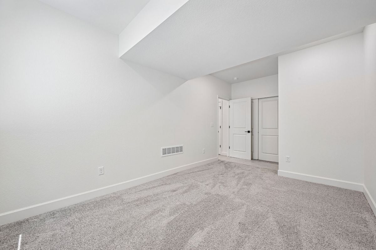 Secondary bedroom