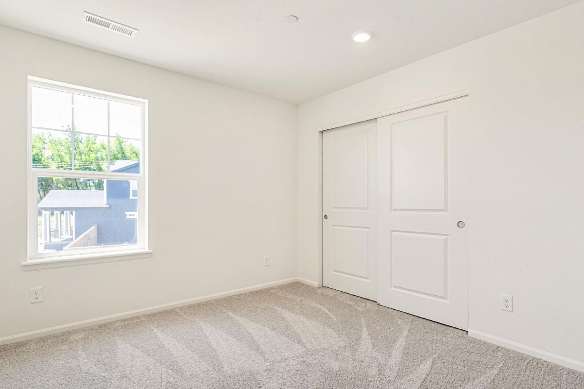 Secondary bedroom