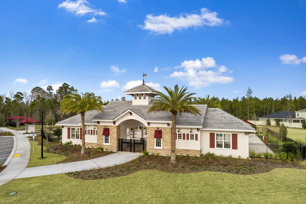 Amenity center pool and clubhouse