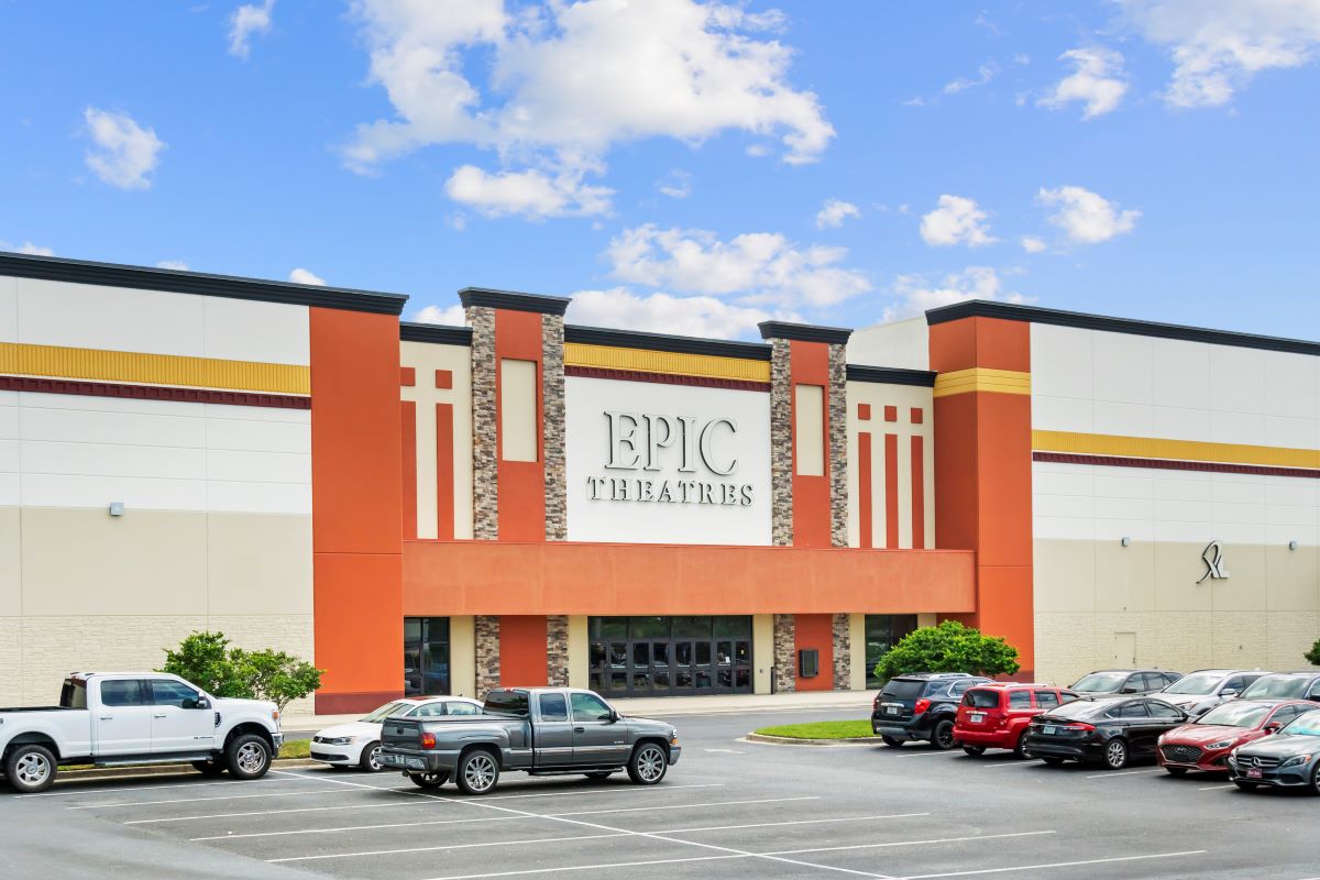 Close to Epic Theatres at Oakleaf 