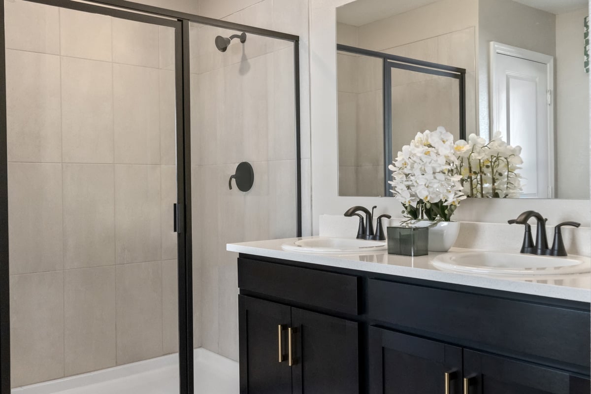 Dual-sink vanity at primary bath