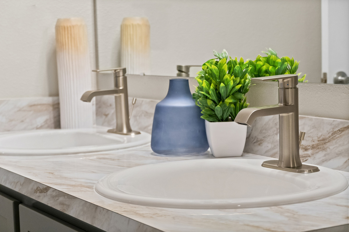 Dual-sink vanity at second bath