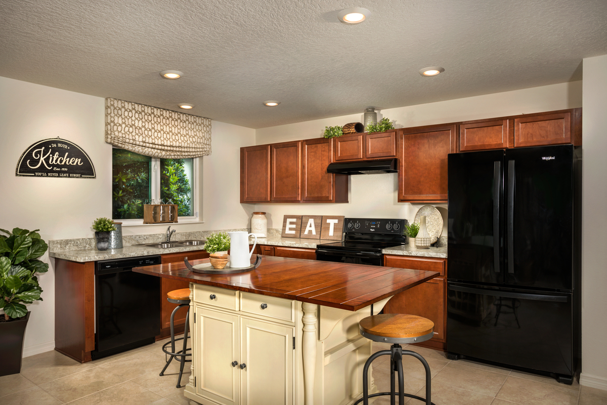 New Homes in Winter Haven, FL - Lake Lucerne Plan 1707 Kitchen 