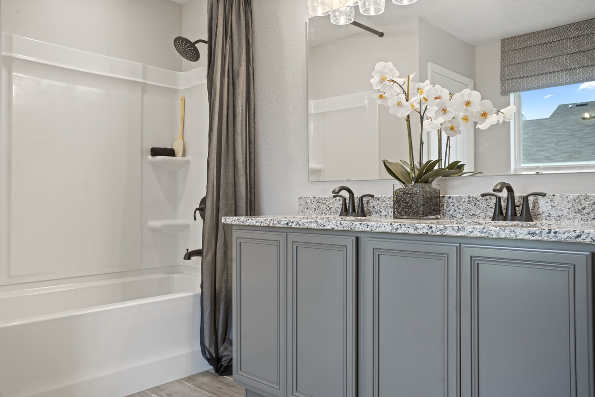 Dual-sink vanity at primary bath