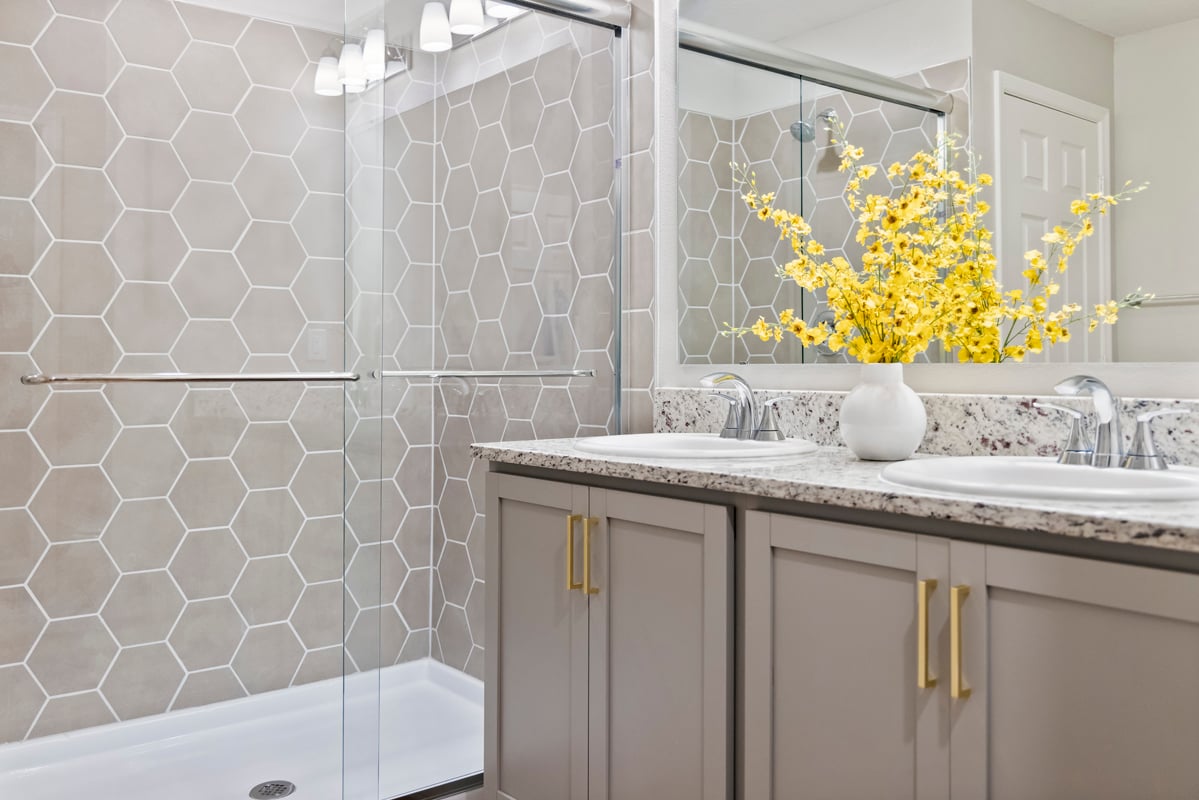 Dual-sink vanity at primary bath