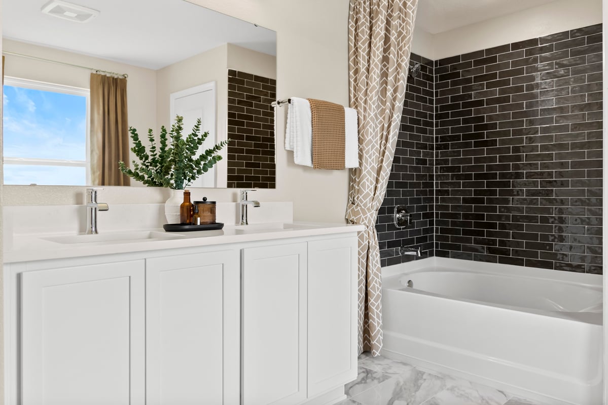 Dual-vanity at primary bath