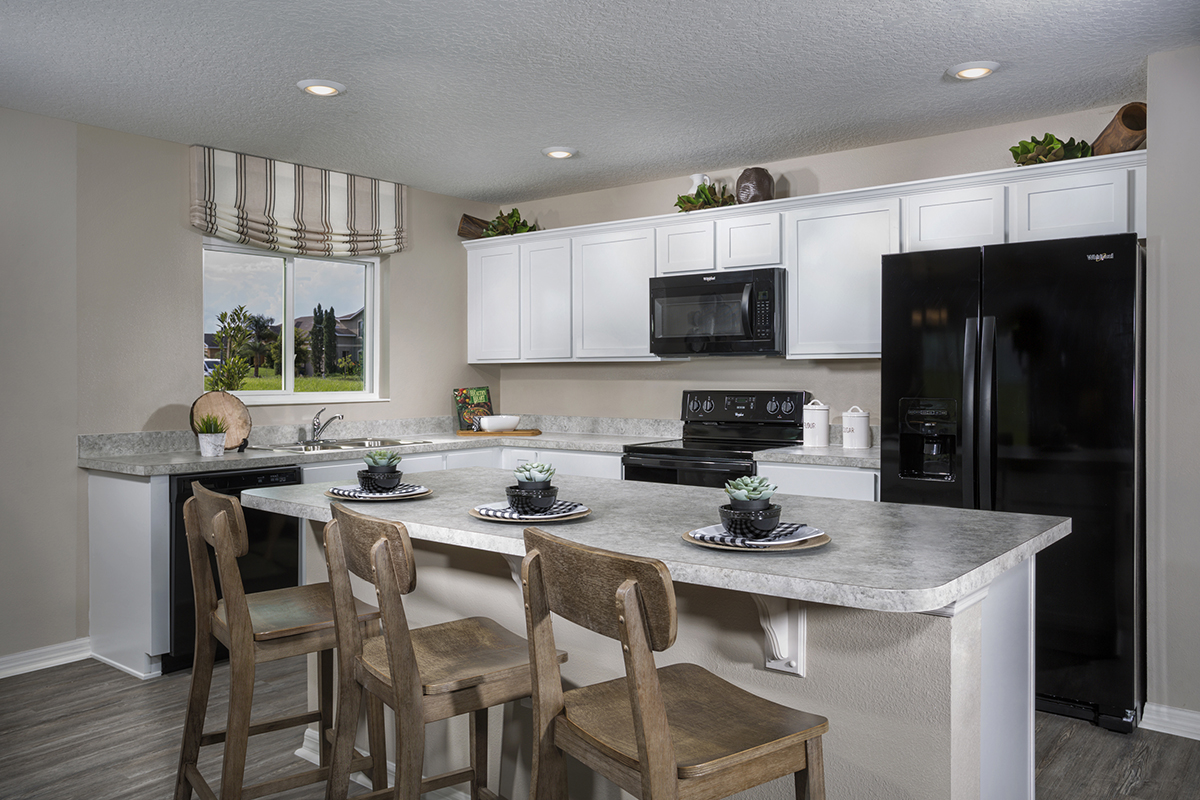 New Homes in Mascotte, FL - The Gardens at Lake Jackson Ridge II Plan 1707 Kitchen