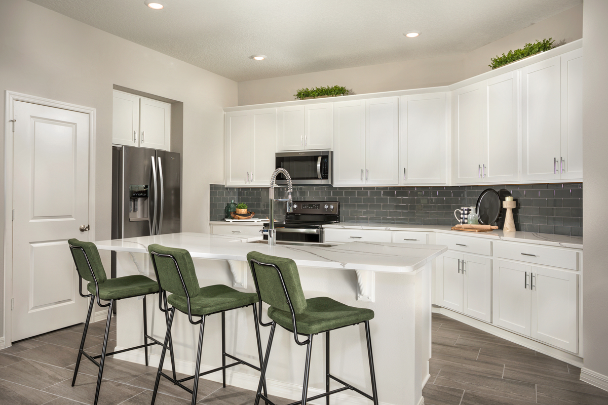 New Homes in Apopka, FL - Legacy Hills Plan 2033 Kitchen
