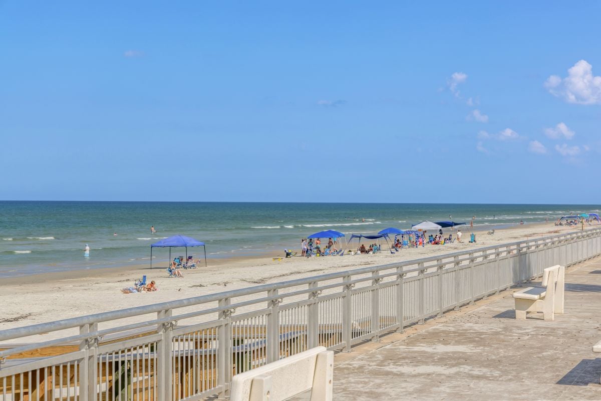 6 miles to New Smyrna Beach