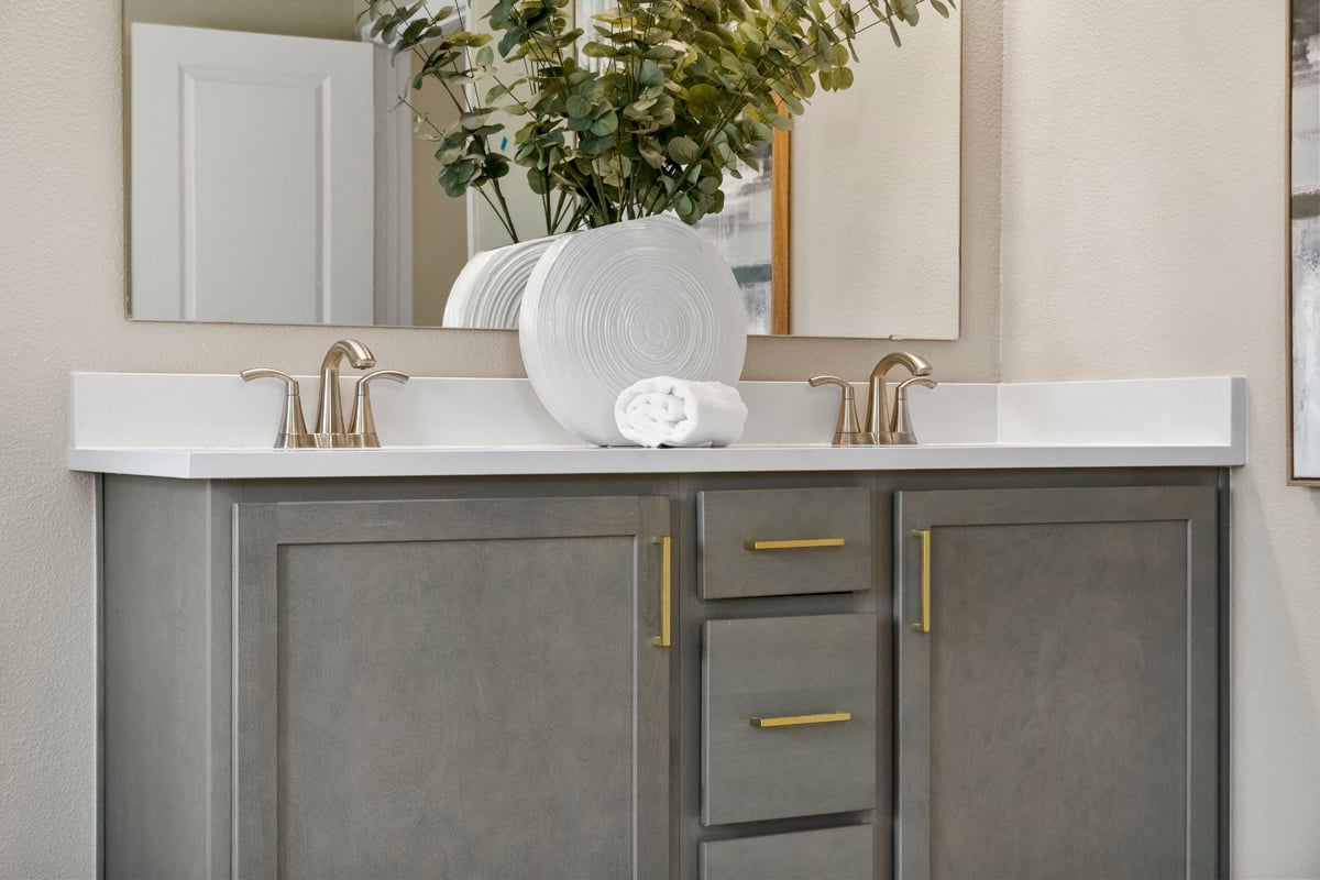 Dual-sink vanity at primary bath