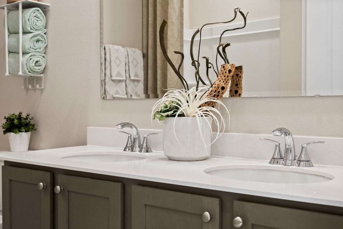 Dual-sink vanity at secondary bath
