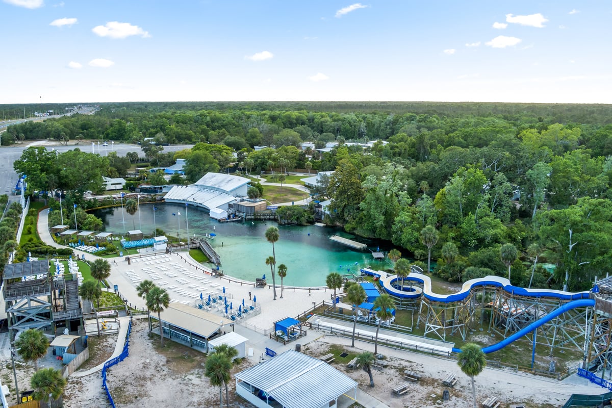 Just 9 minutes to Weeki Wachee Springs State Park