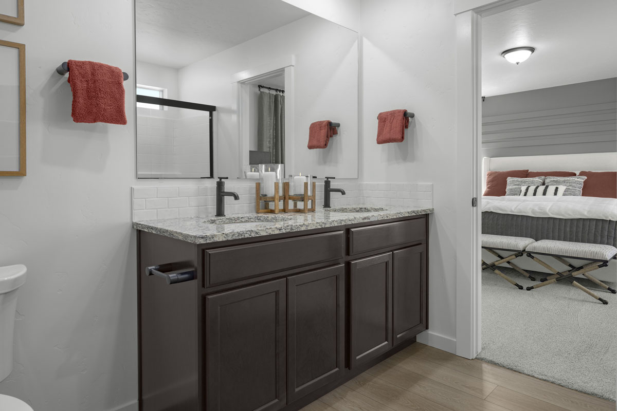 Dual-sink vanity at primary bath