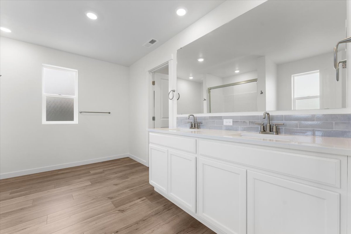 Primary bath