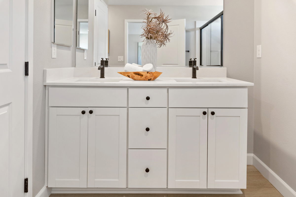 Dual-sink vanity