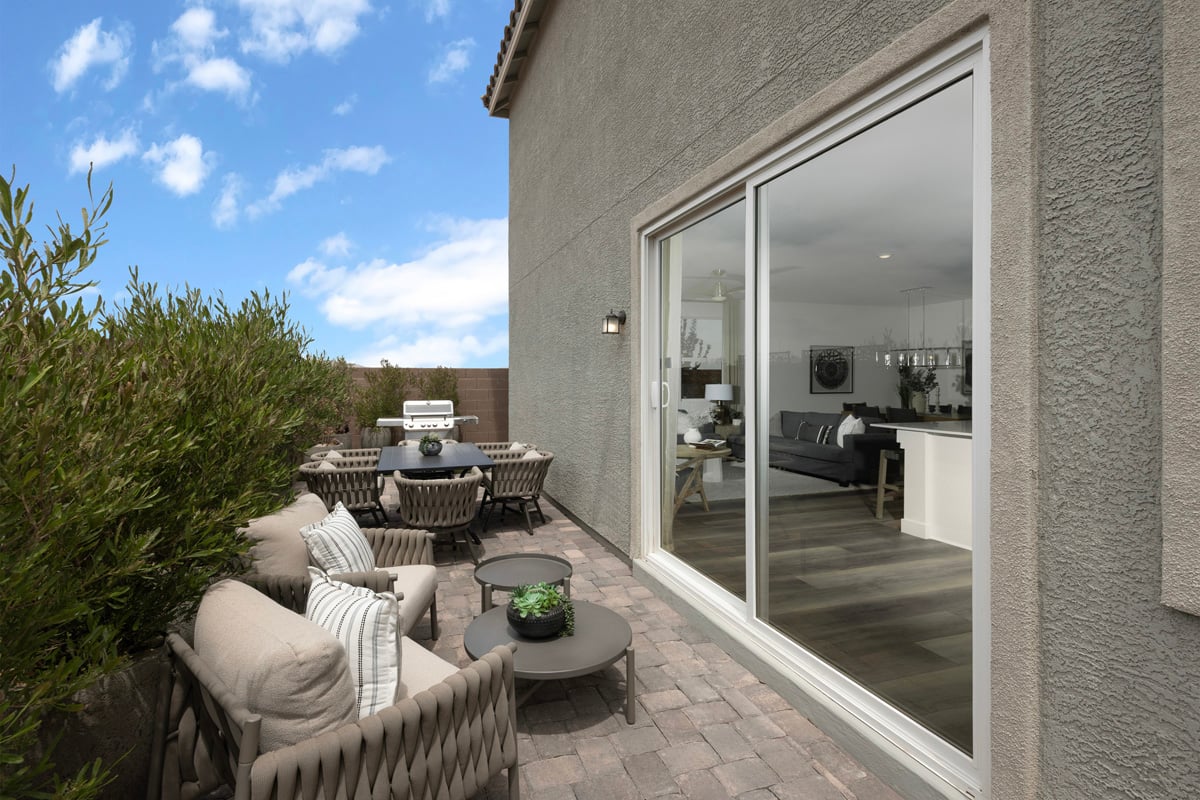 Private side yard