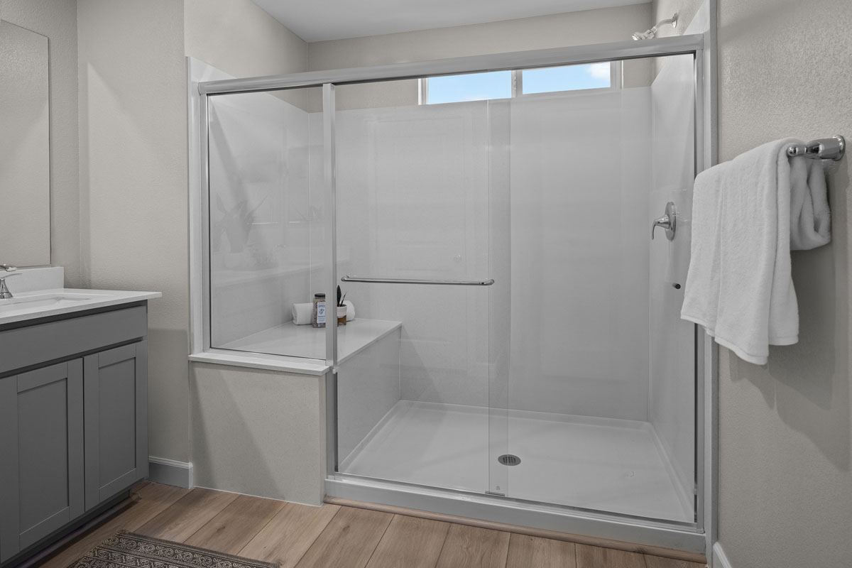 Enlarged shower with seat 