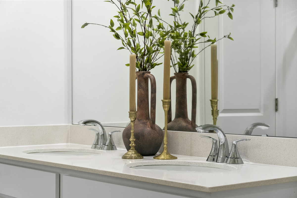 Dual-sink vanity at primary bath