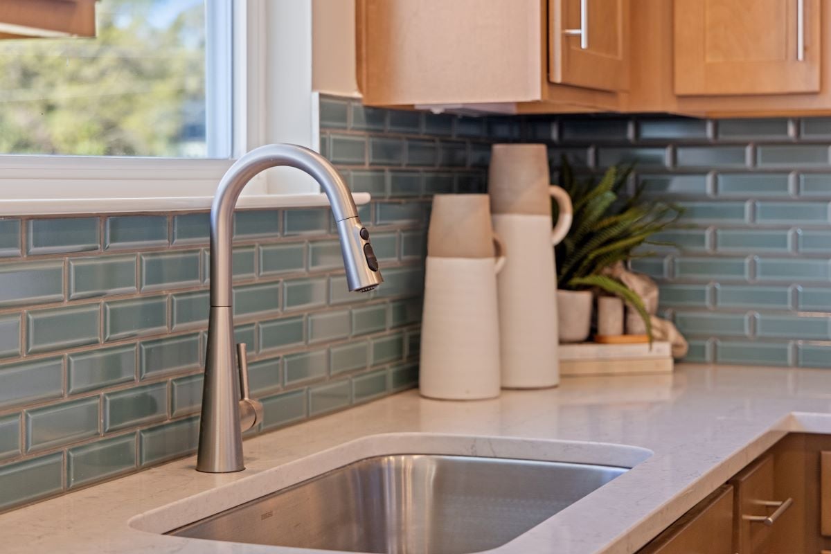 Undermount sink