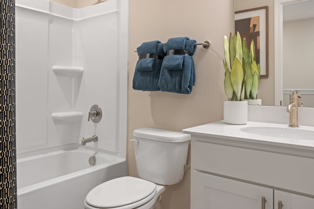 Tub/shower combination at bath 2