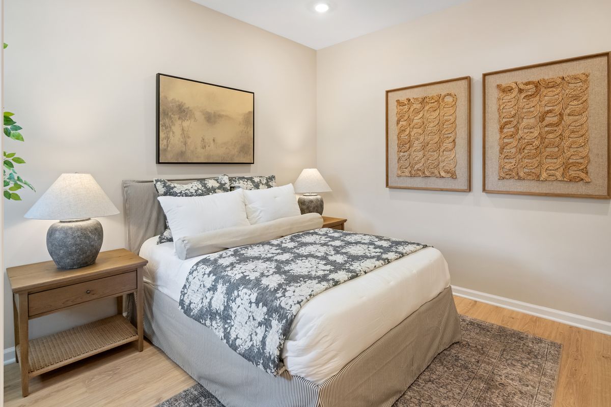 Secondary bedroom