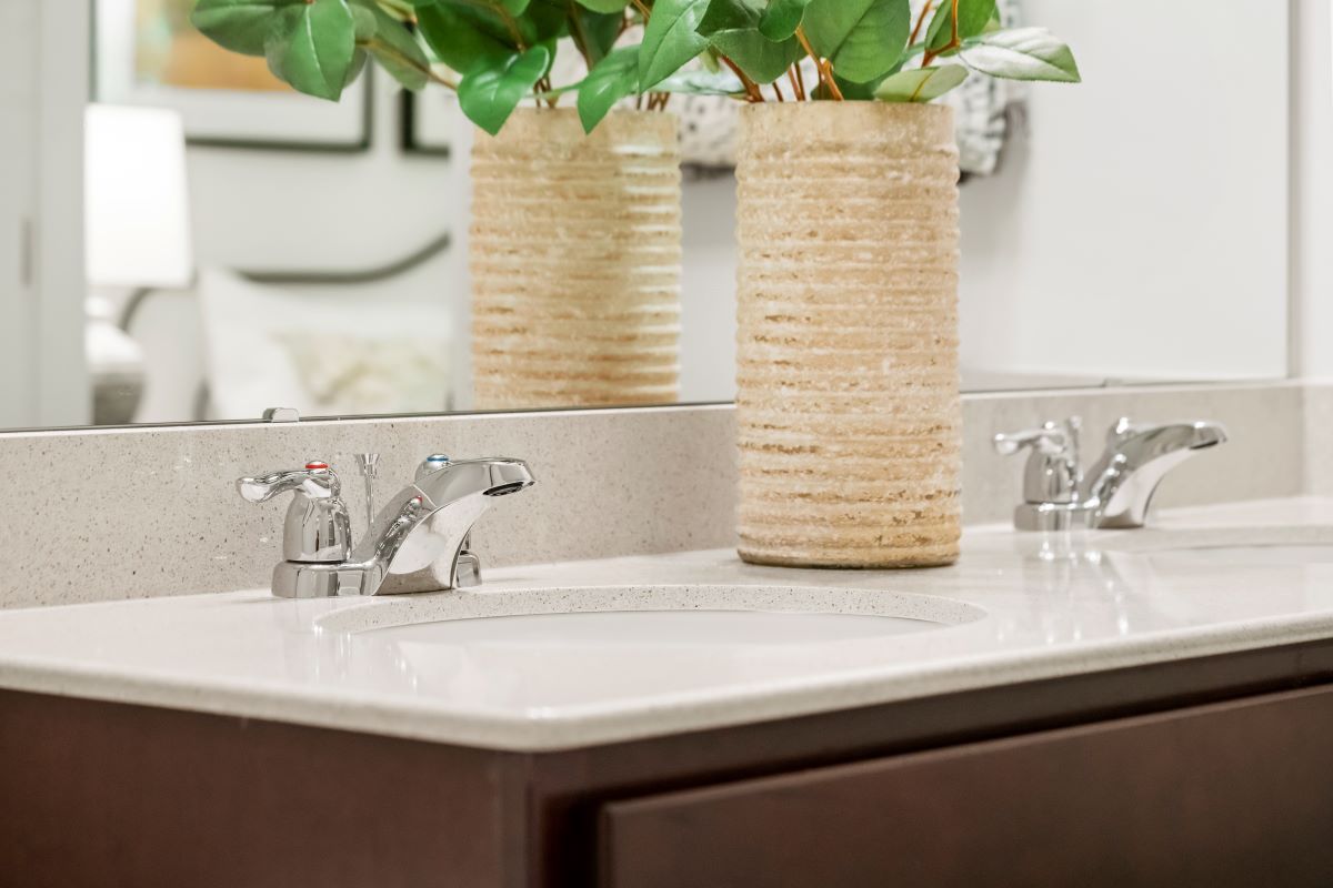 Dual-sink vanity at primary bath
