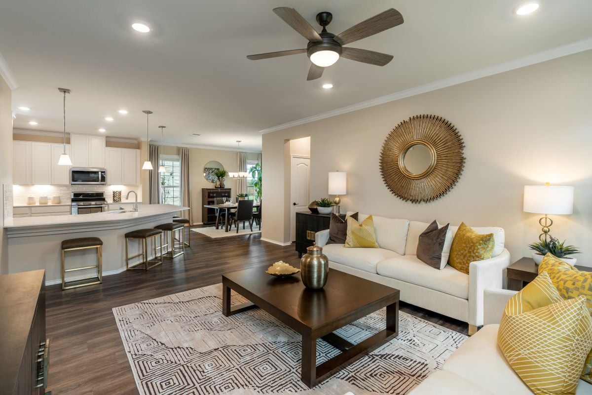 New Homes in Round Rock, TX - Salerno - Heritage Collection Plan 1647 Great Room 