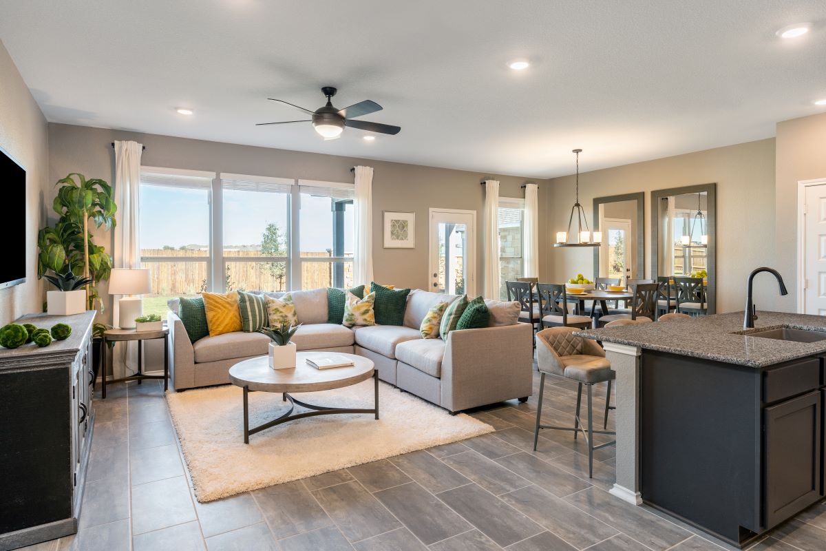 New Homes in Round Rock, TX - Salerno - Hallmark Collection Plan 2502 Great Room