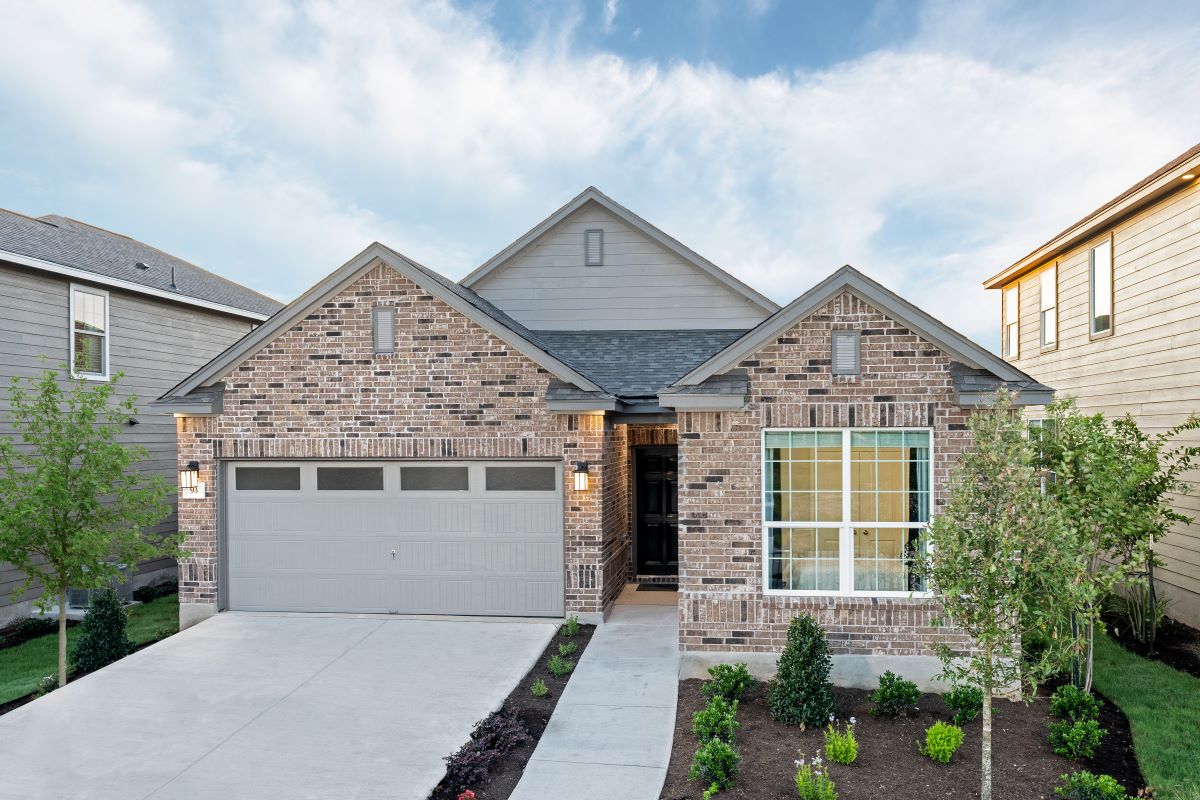 New Homes in 85 Hematite Ln. (Co. Rd. 314 and Ammonite Ln.), TX - Plan 1647 Modeled