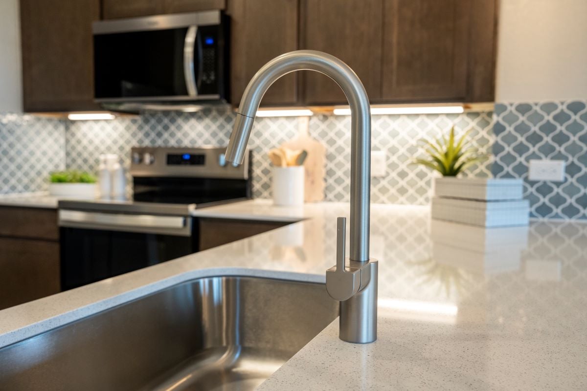 Single-basin sink