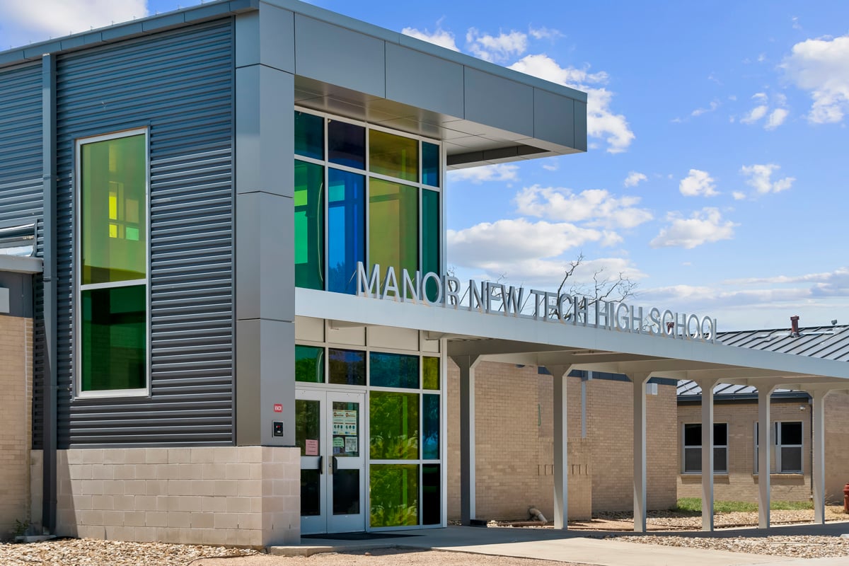 Convenient to Manor ISD school