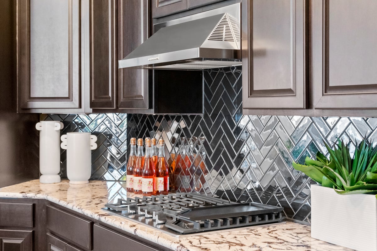 Kitchen tile backsplash