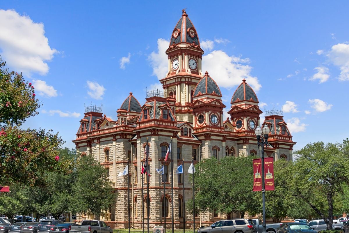 Short drive to downtown Lockhart