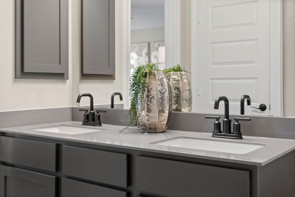 Dual-sink vanity