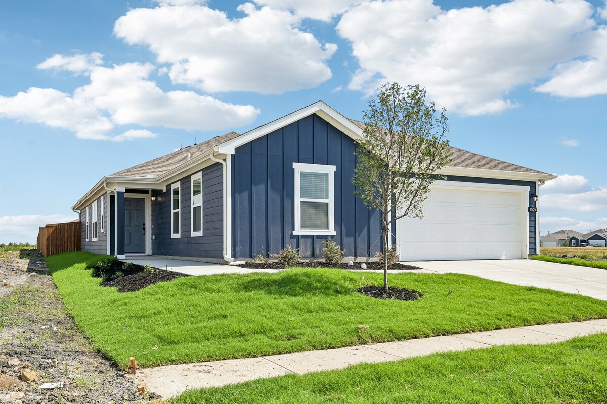 Plan 2091 Modeled at 1524 Shady Ln., Seagoville, Texas: photo 3